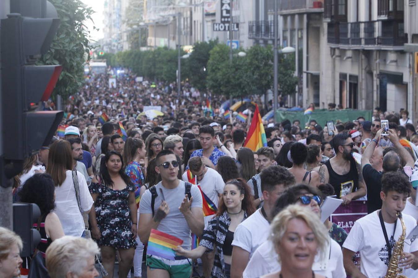 La marcha por el Orgullo LGTBIQ+ recorre las calles de la ciudad