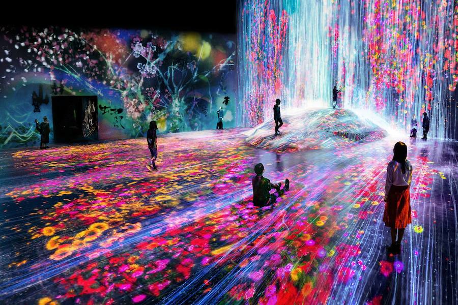 Tokio inaugura el museo digital más espectacular del mundo; las obras flotan y cambian a nuestro paso
