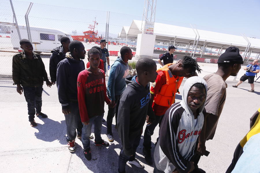 El dispositivo de búsqueda se inició a raíz de que, sobre las 8.10 horas, una ONG haya informado de la salida de esta embarcación desde la costa marroquí de Bouyafar