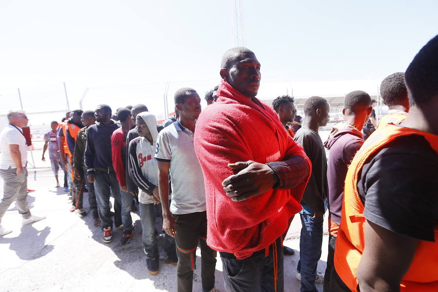 El dispositivo de búsqueda se inició a raíz de que, sobre las 8.10 horas, una ONG haya informado de la salida de esta embarcación desde la costa marroquí de Bouyafar