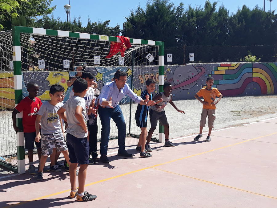 Más de 150 niños del distrito norte disfrutarán de las escuelas de verano de los CEIPS Juan Ramón Jiménez y Andalucía