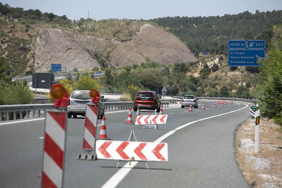 Este tramo permanece con un carril cortado en sendos sentidos.