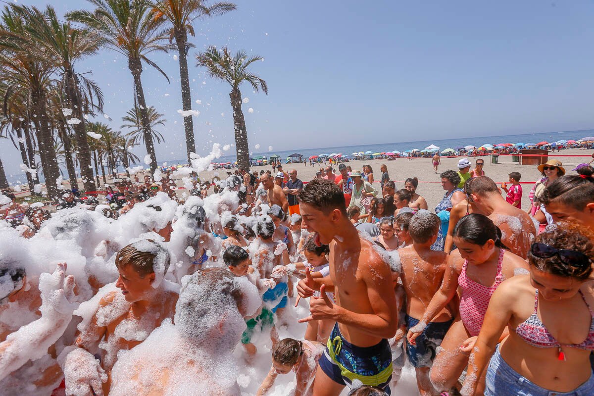 La fiesta de la espuma de Torrenueva es una de las actividades programadas.