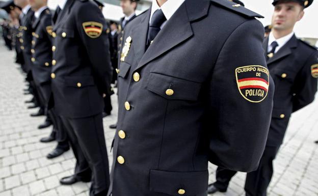 Agentes de Policía Nacional durante su ceremonia de graduación.