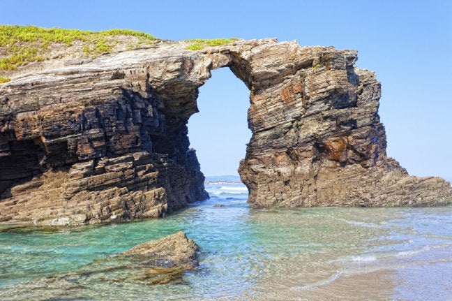 6. En decimoséptimo puesto europeo está la playa de As Catedrais, en la localidad lucense de Ribadeo, definida como una de las playas “más bellas de España”.