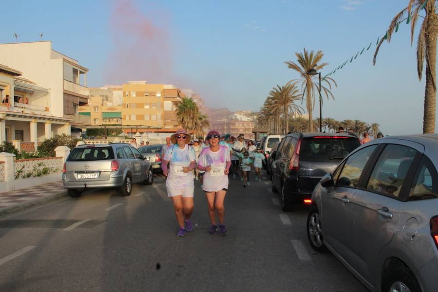 El anejo de Motril celebra la II Color Run; una combinación perfecta de fiesta y deporte