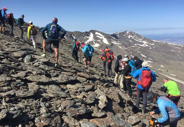 Excursión por el deshielo de Sierra Nevada