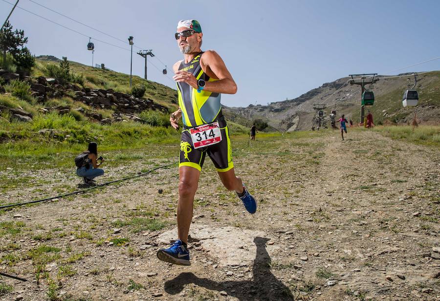 Las mejores imágenes de esta espectacular carrera entre Pradollano y La Hoya de la Mora.