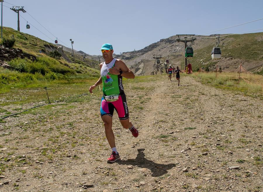 Las mejores imágenes de esta espectacular carrera entre Pradollano y La Hoya de la Mora.