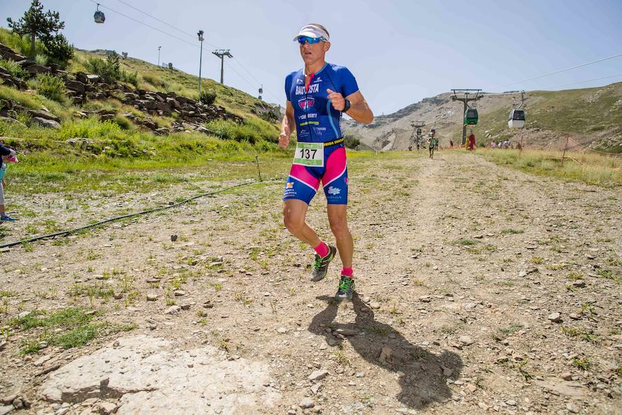 Las mejores imágenes de esta espectacular carrera entre Pradollano y La Hoya de la Mora.