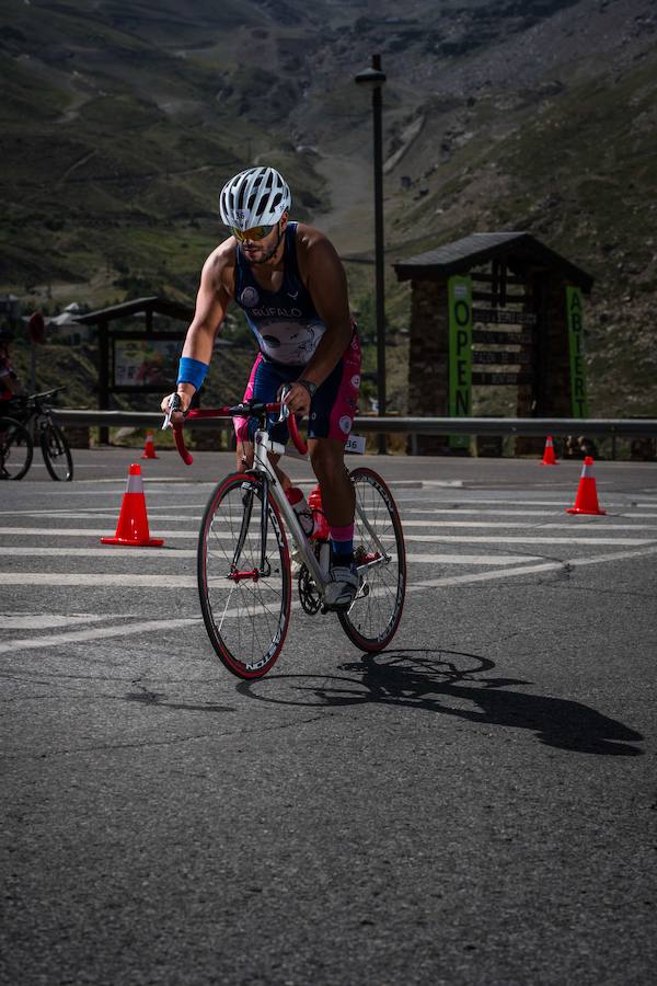 Las mejores imágenes de esta espectacular carrera entre Pradollano y La Hoya de la Mora.