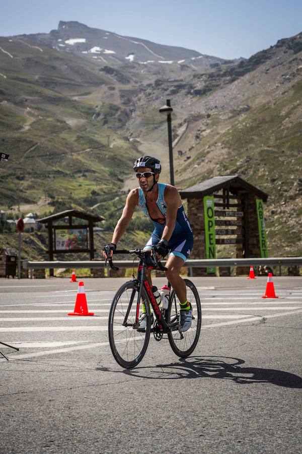 Las mejores imágenes de esta espectacular carrera entre Pradollano y La Hoya de la Mora.