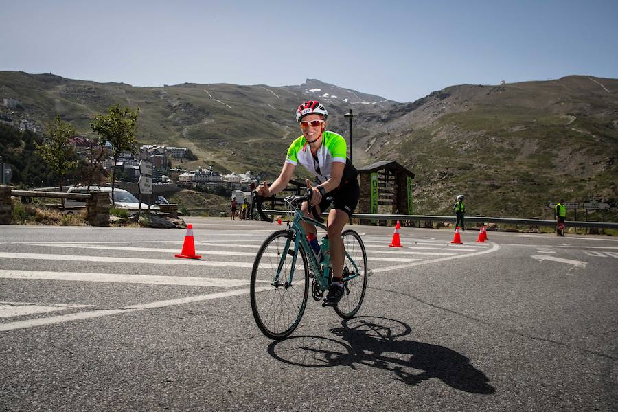 Las mejores imágenes de esta espectacular carrera entre Pradollano y La Hoya de la Mora.