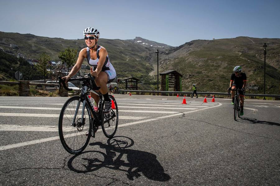 Las mejores imágenes de esta espectacular carrera entre Pradollano y La Hoya de la Mora.