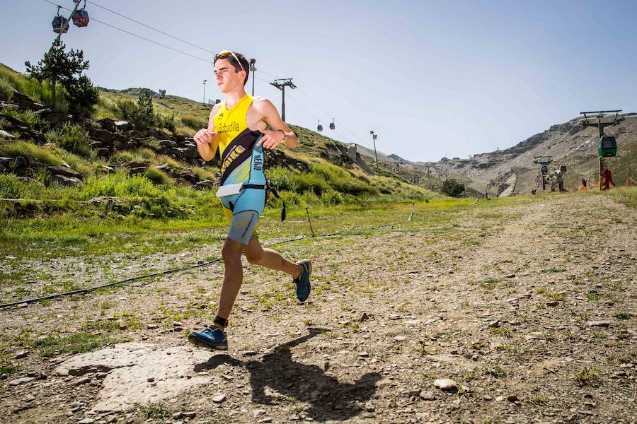 Las mejores imágenes de esta espectacular carrera entre Pradollano y La Hoya de la Mora.