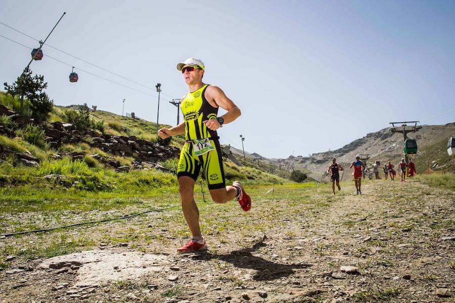 Las mejores imágenes de esta espectacular carrera entre Pradollano y La Hoya de la Mora.