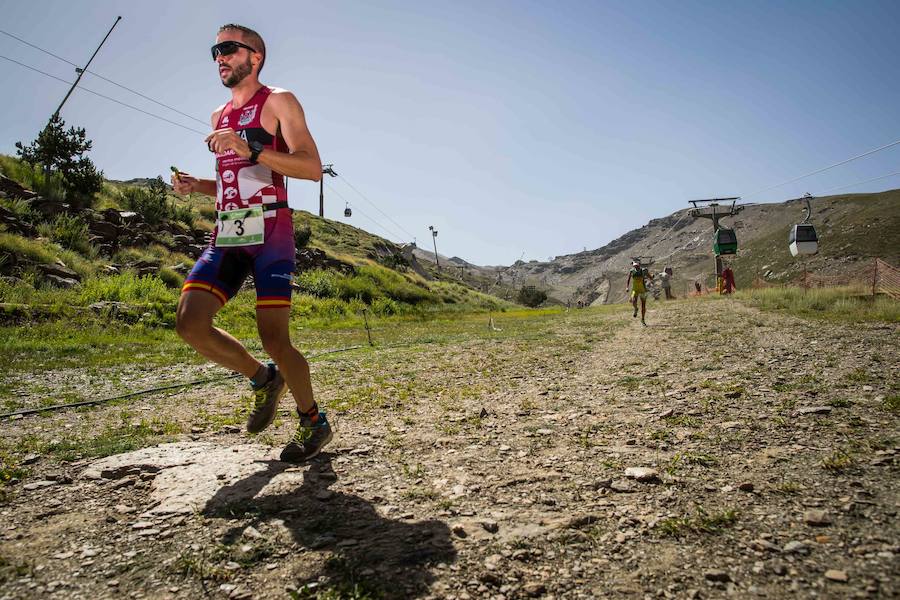 Las mejores imágenes de esta espectacular carrera entre Pradollano y La Hoya de la Mora.