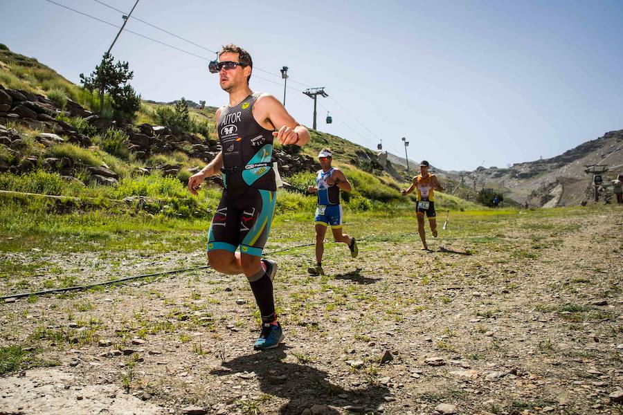 Las mejores imágenes de esta espectacular carrera entre Pradollano y La Hoya de la Mora.