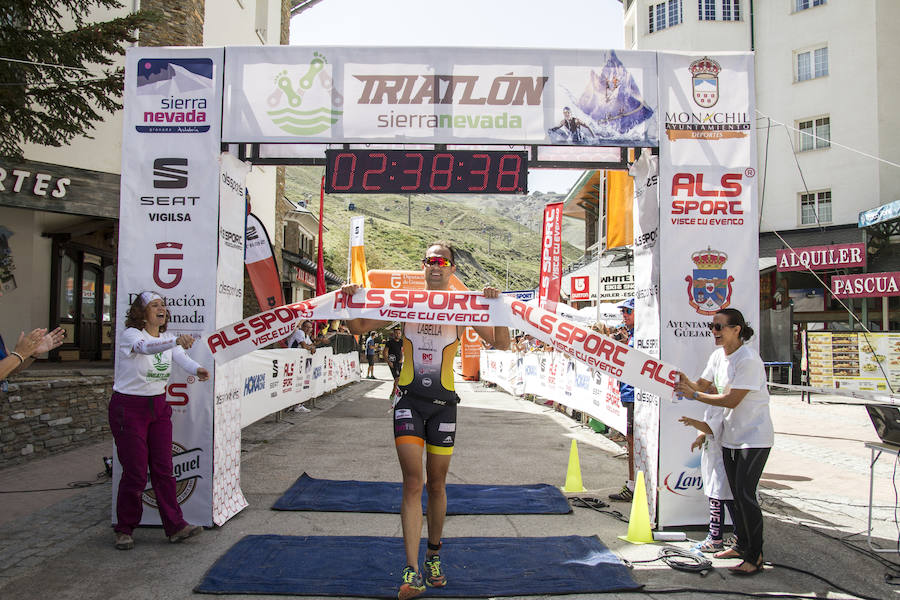 Las mejores imágenes de esta espectacular carrera entre Pradollano y La Hoya de la Mora.
