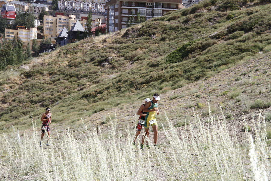 Las mejores imágenes de esta espectacular carrera entre Pradollano y La Hoya de la Mora.
