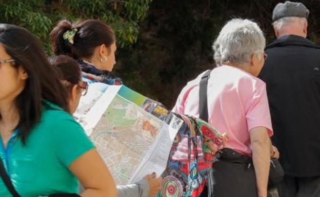 La Guardia Civil alerta sobre el 'timo del turista' durante las vacaciones