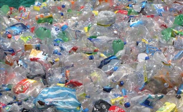 España es el segundo país que más plástico vierte al Mediterráneo