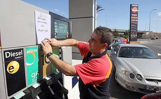 Estos son los nuevos nombres que van a tener el diésel o la gasolina que usas para tu coche