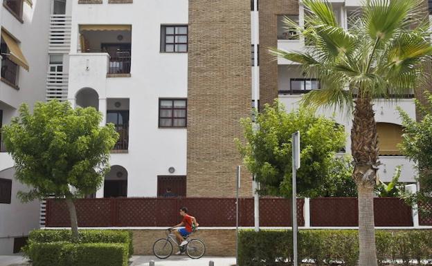 Imagen de archivo de pisos en alquiler en Playa Granada 