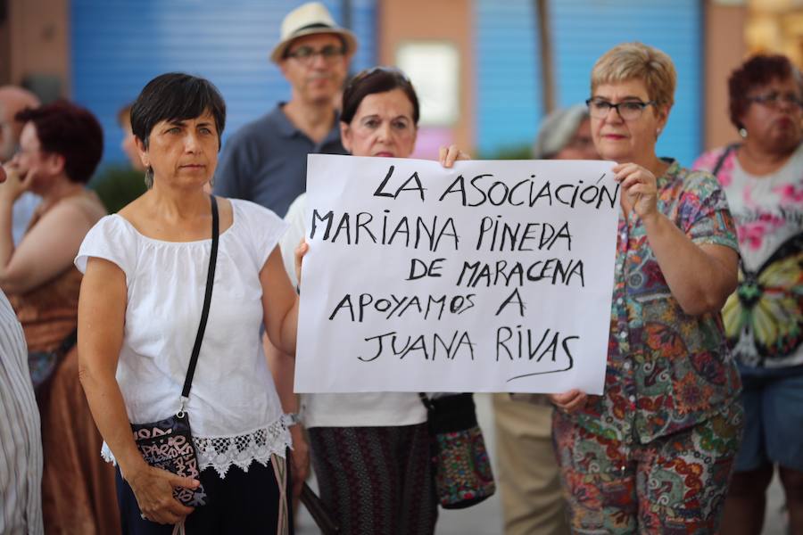 Así ha sido la concentración convocada para apoyar a Juan Rivas tras la sentencia que la condena a 5 años de prisión.