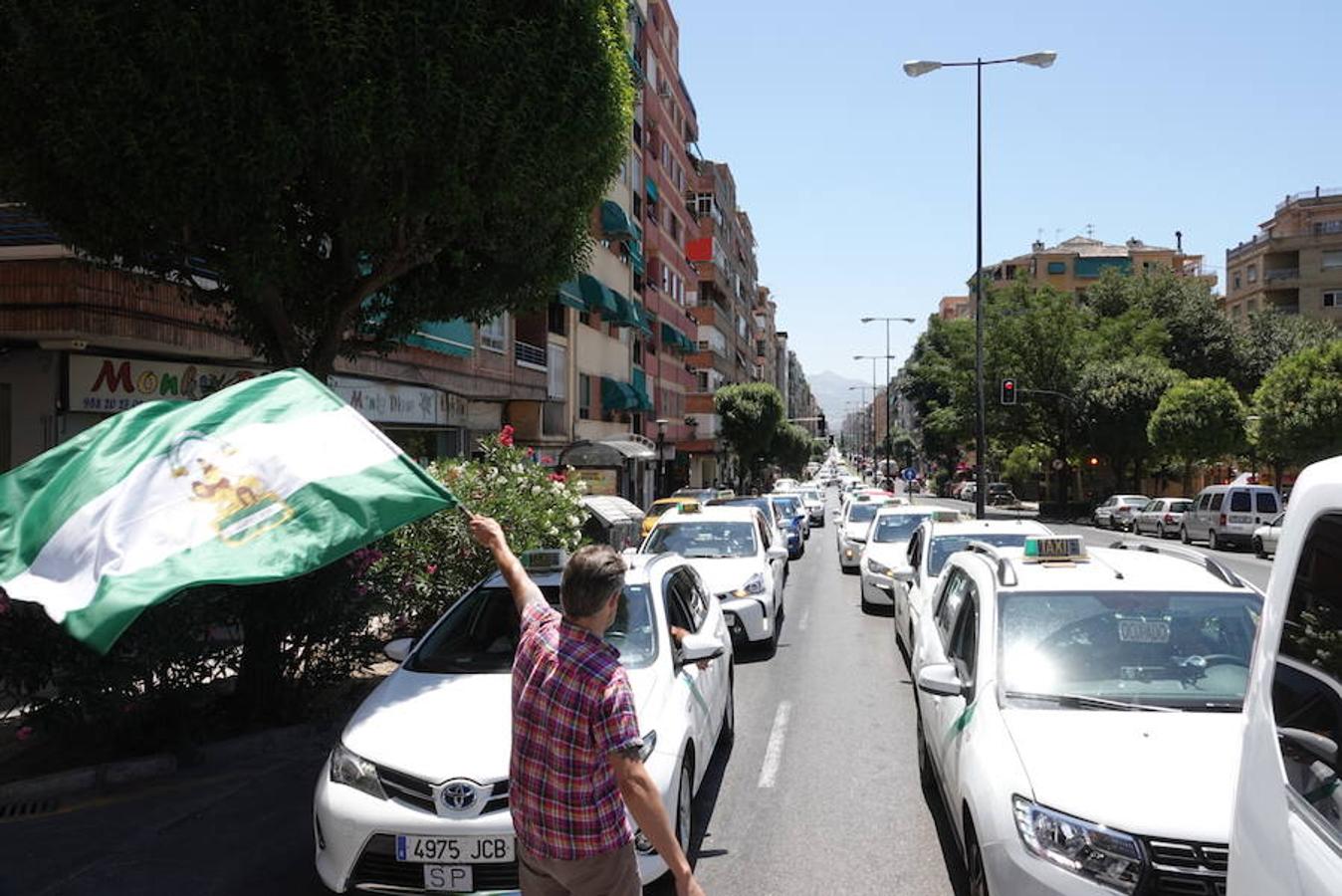 Ha tenido lugar una «marcha lenta» que ha atravesado la avenida Andalucía, Gran Vía y ha llegado hasta el Palacio de Congresos