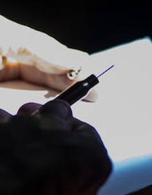 Imagen secundaria 2 - Detención del vehículo y objeto incautado.