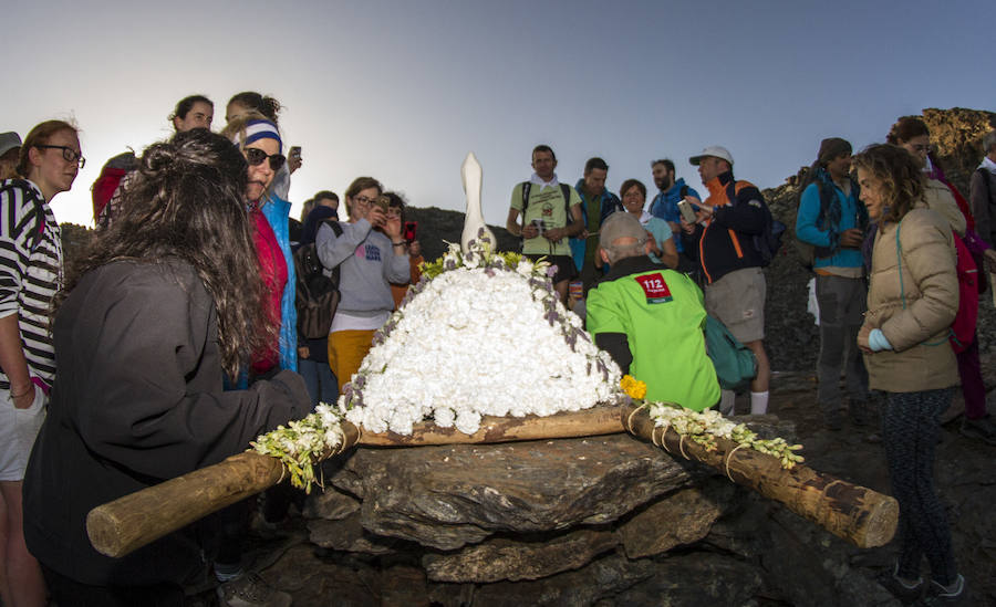 Los Tajos de la Virgen y el Mulhacén volvieron a ser el escenario de una de las tradiciones más queridas en Sierra Nevada