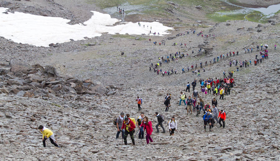 Los Tajos de la Virgen y el Mulhacén volvieron a ser el escenario de una de las tradiciones más queridas en Sierra Nevada