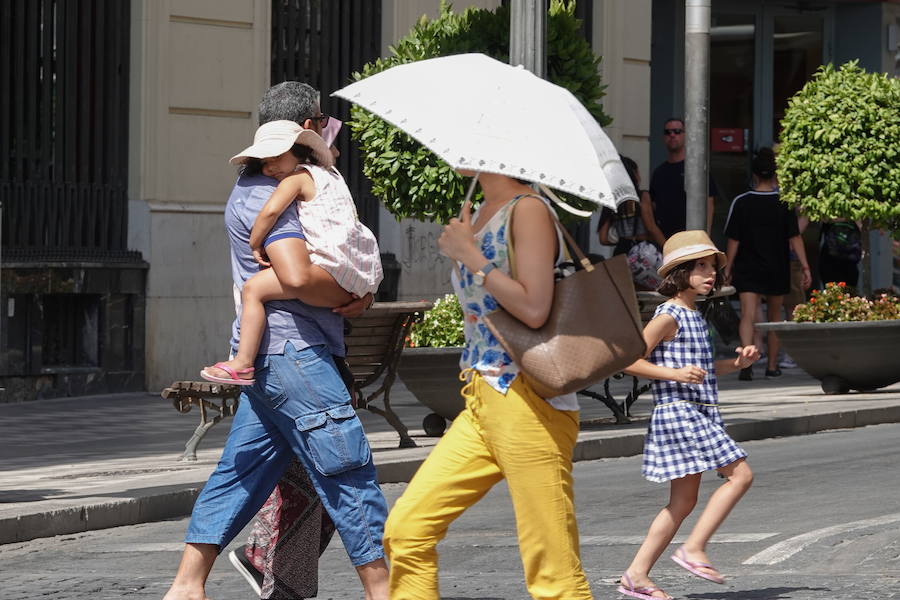 Imágenes del pasado 2 de agosto cuando aterrizó la primera ola de calor de este verano