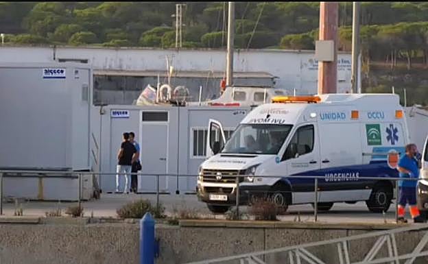 Muere un niño de cuatro años que quedó a la deriva con una colchoneta de playa en Cádiz