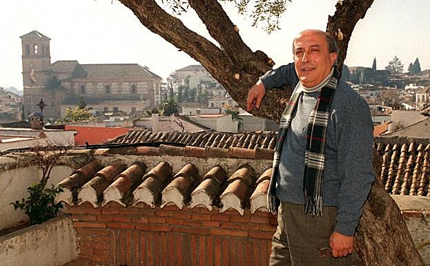 José Heredia, en el carmen del Olivo, su lugar favorito en Granada. 