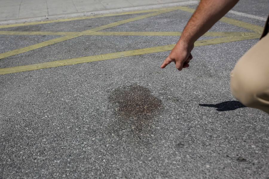 La Guardia Civil ha detenido a un hombre de 39 años como presunto responsable de la muerte de una joven de 21 años con la que mantenía una relación sentimental y a la que abandonó junto a un centro sanitario con heridas por arma blanca que le han costado la vida
