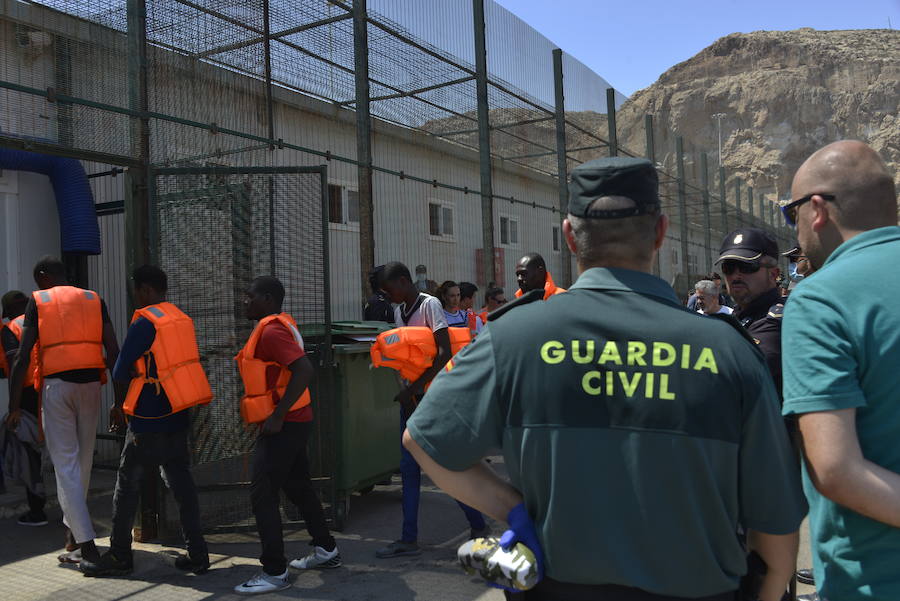 Ayer llegaron 95 personas en dos pateras que fueron atentidas en el Centro de Atención Temporal de Extranjeros