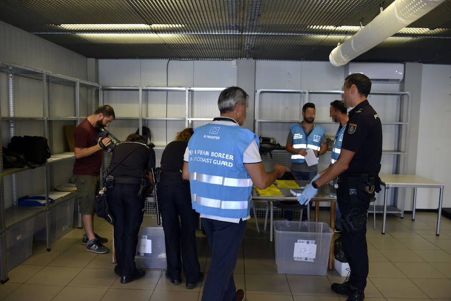 Ayer llegaron 95 personas en dos pateras que fueron atentidas en el Centro de Atención Temporal de Extranjeros