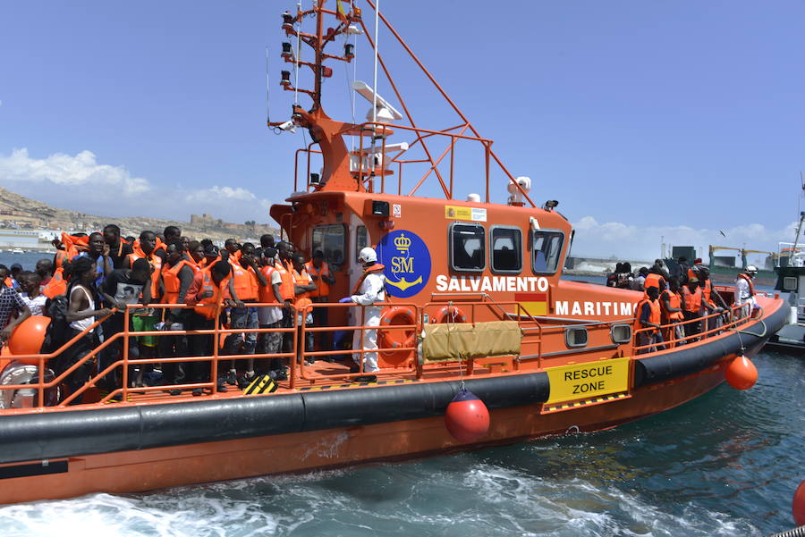 Ayer llegaron 95 personas en dos pateras que fueron atentidas en el Centro de Atención Temporal de Extranjeros