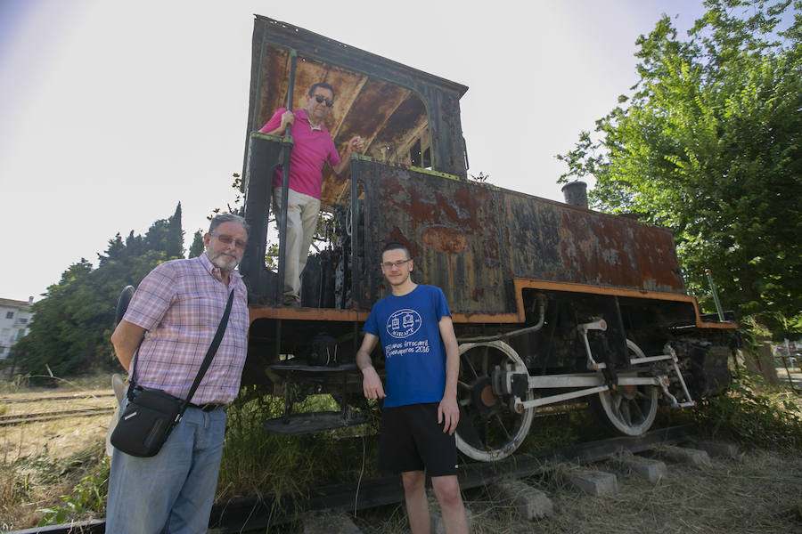 La Asociación Granadina de Amigos del Ferrocarril presenta un proyecto para restaurar la máquina y ubicarla en la plaza de la Estación de Andaluces