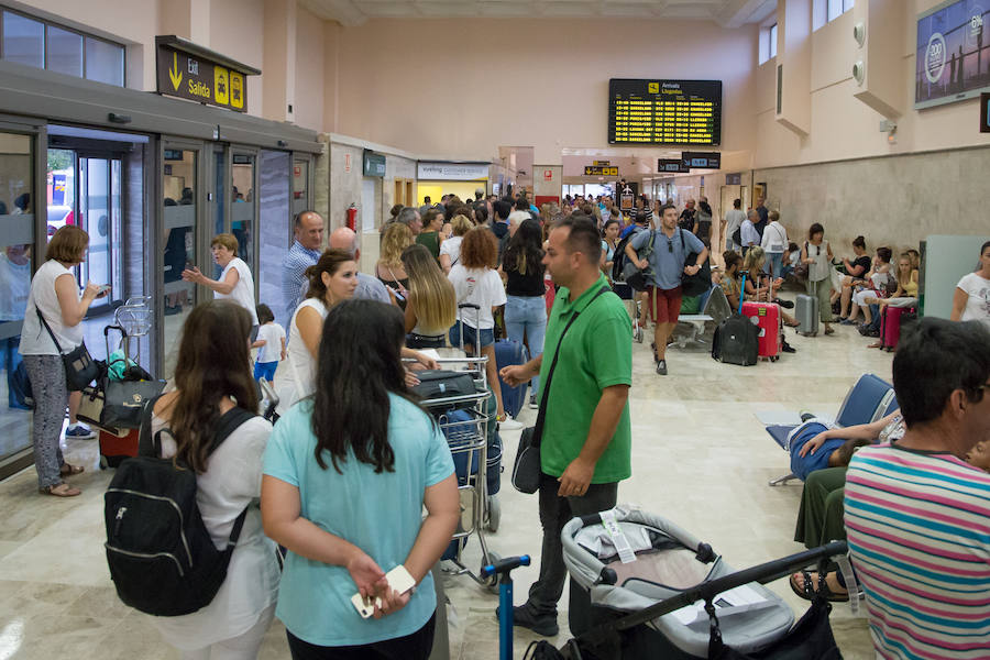 Nuevas incidencias de la compañá aérea en un verano plagado de reclamaciones por vuelos cancelados