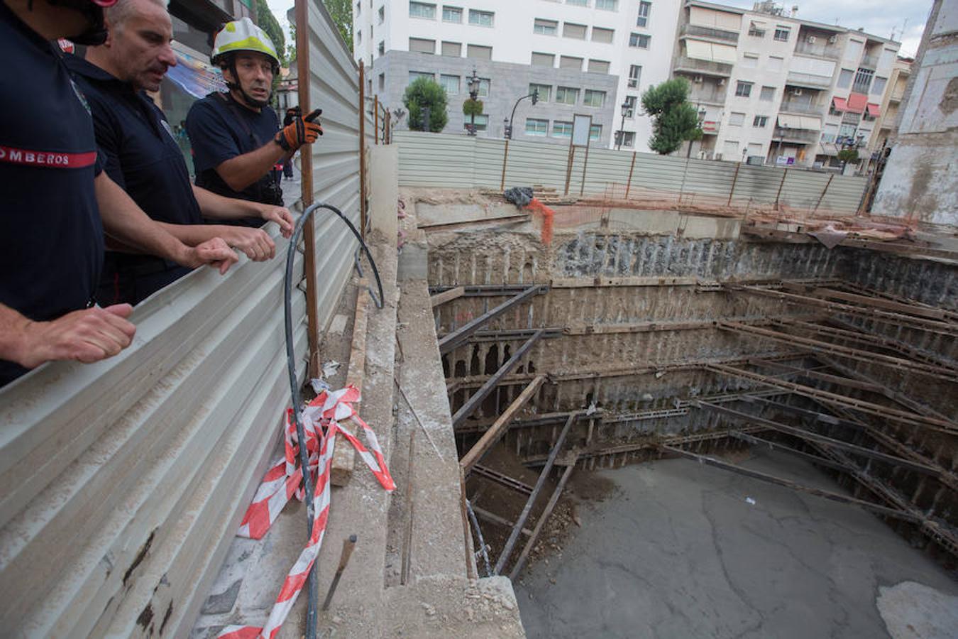 Fotos: Las imágenes de los dos edificios desalojados en Granada por riesgo de derrumbe en las obras del antiguo Hotel Montecarlo