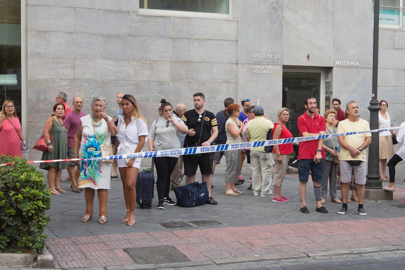 Fotos: Las imágenes de los dos edificios desalojados en Granada por riesgo de derrumbe en las obras del antiguo Hotel Montecarlo