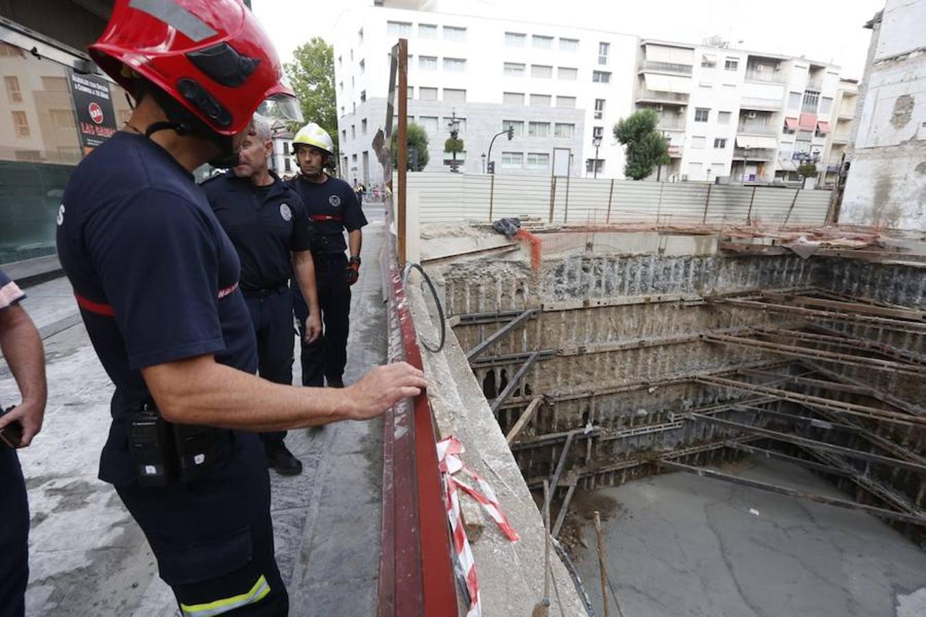 Fotos: Las imágenes de los dos edificios desalojados en Granada por riesgo de derrumbe en las obras del antiguo Hotel Montecarlo