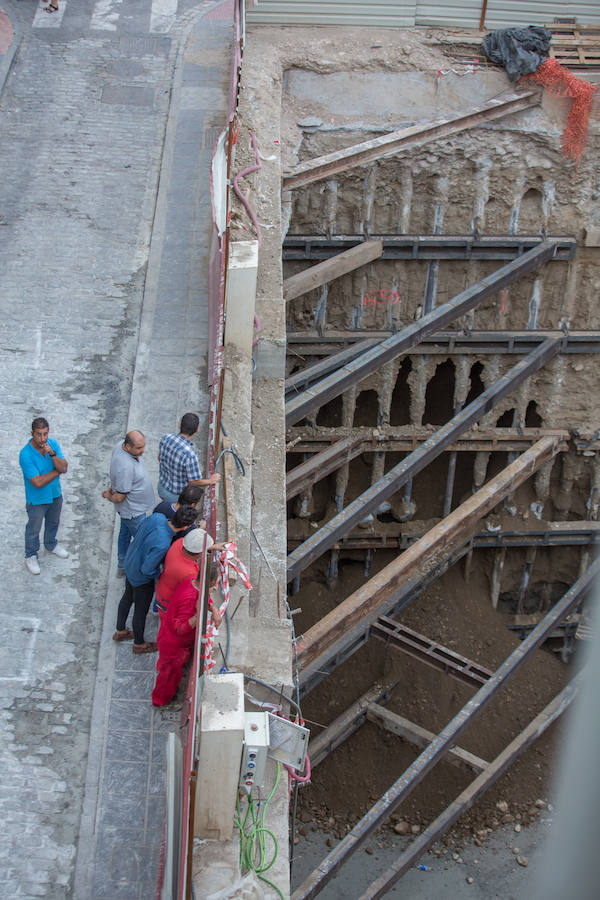 Fotos: Las imágenes de los dos edificios desalojados en Granada por riesgo de derrumbe en las obras del antiguo Hotel Montecarlo