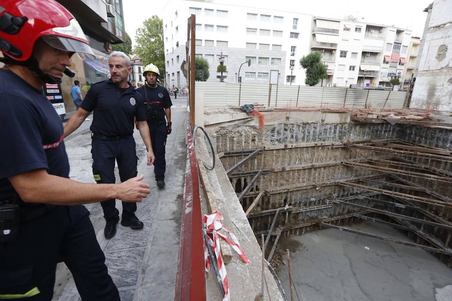 El agua del Darro se está filtrando y afecta a los cimientos del nuevo inmueble que se está construyendo en el solar