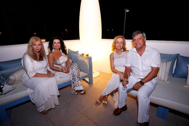 La fiesta veraniega del Mirador de Playa Granada, el centro de eventos de Grupo Abades, congregó a más de 200 personas