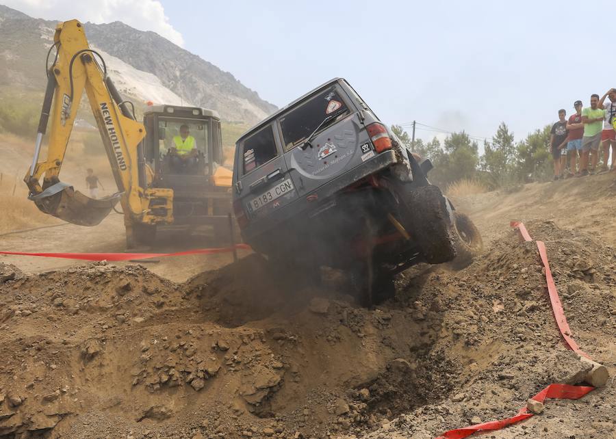 Una de las actividades que preceden a las fiestas de San Ramón ha sido esta espectacular en la que los pilotos de los 4x4 han puesto a prueba sus vehículos