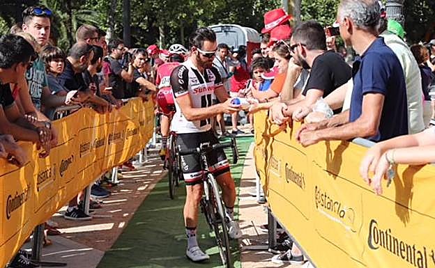 Imagen. Granada se vuelca con los ciclistas en el adiós de La Vuelta. 